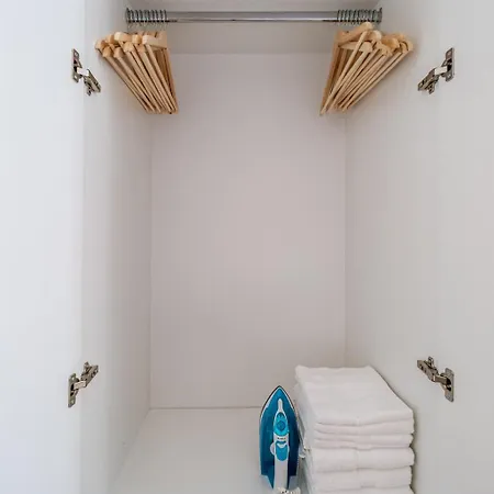 Blueground Holesovice View Nr Vltava Prg-60 * Praga