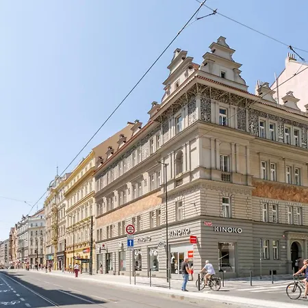 Blueground Holesovice View Nr Vltava Prg-60 Praga