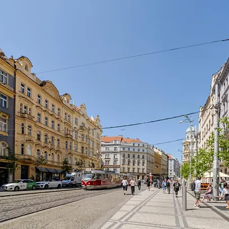 Blueground Holesovice View Nr Vltava Prg-60 * Praga